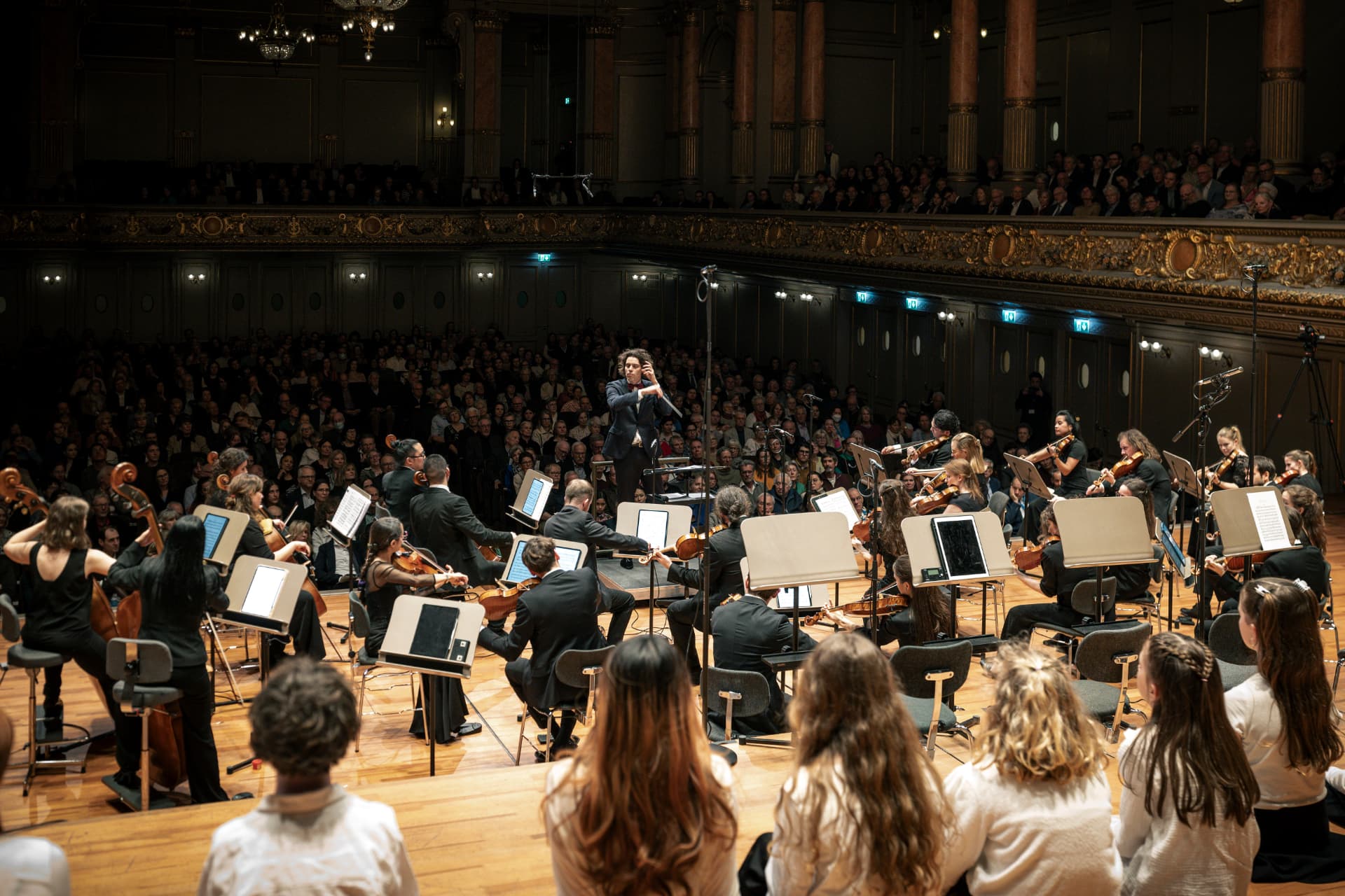 Empyrean Orchestra mit den Zürcher Sängerknaben in der Tonhalle Zürich